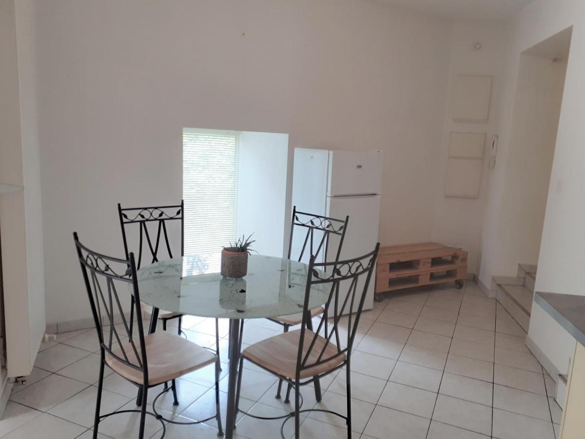 Appartement Rez De Chaussee Avec Terrasse Et Jardin Tence Dış mekan fotoğraf