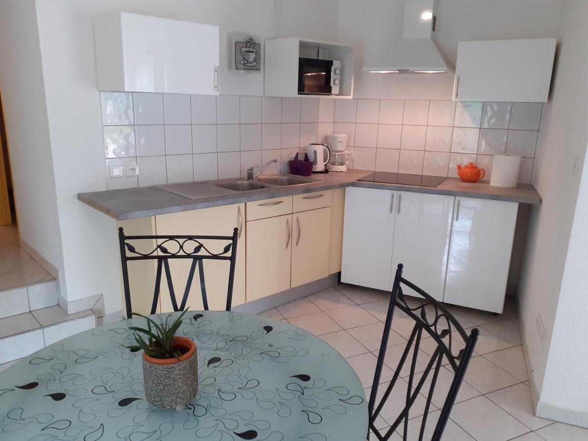 Appartement Rez De Chaussee Avec Terrasse Et Jardin Tence Dış mekan fotoğraf